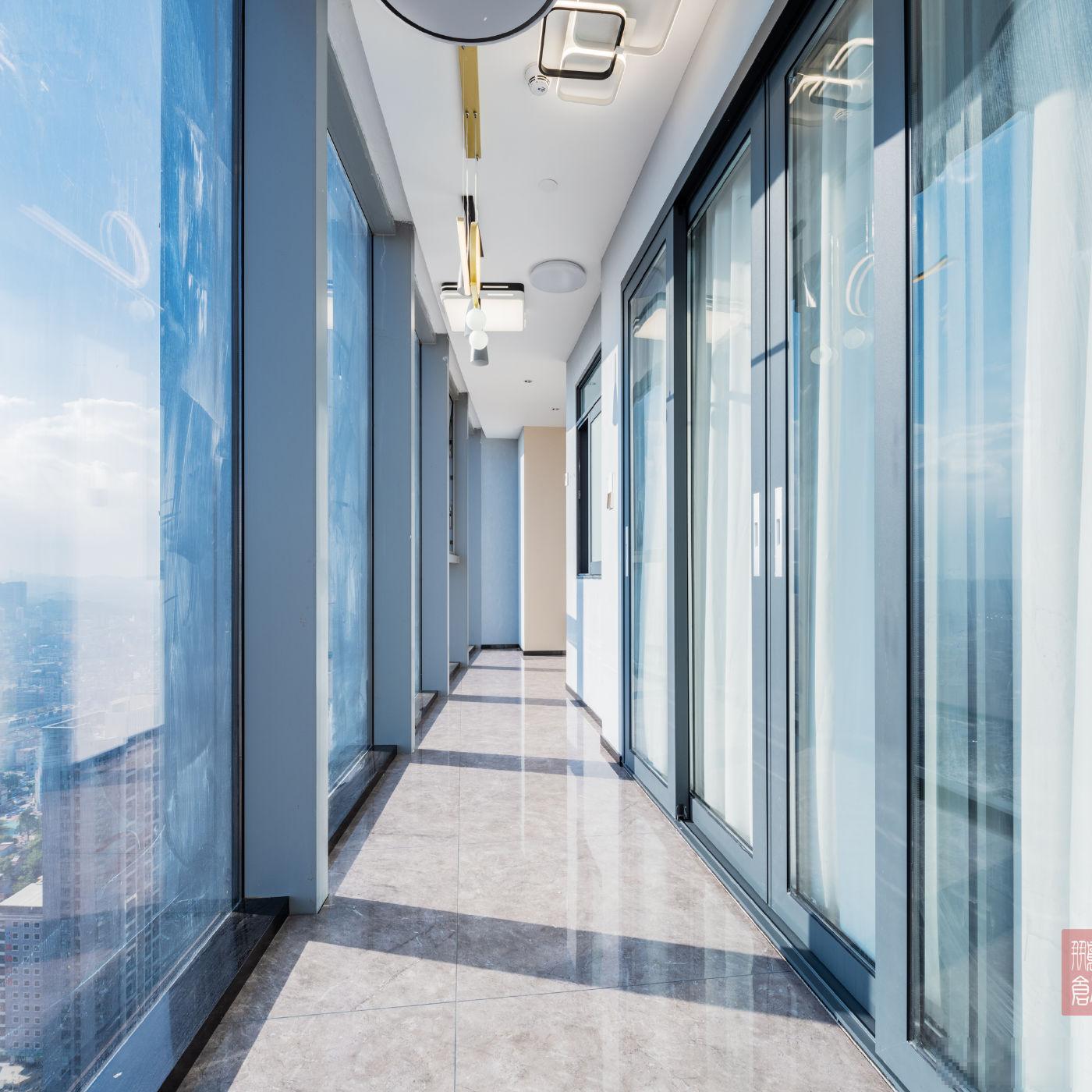 荣德国际电梯口半层100万级豪华装修地铁口
