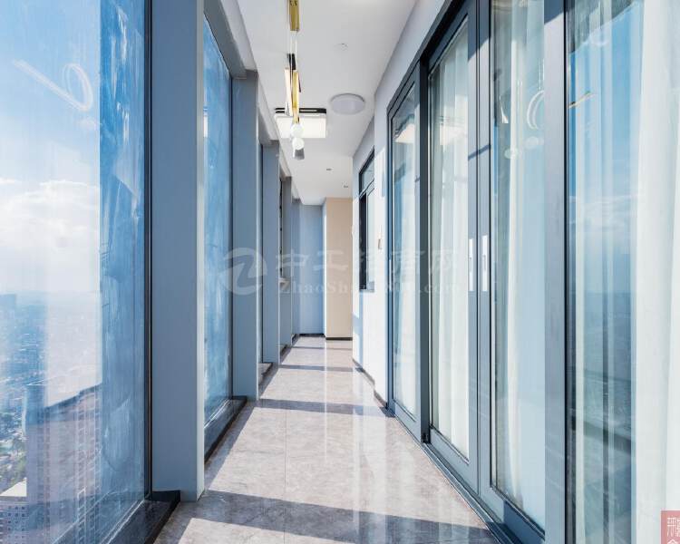 荣德国际电梯口半层100万级豪华装修地铁口