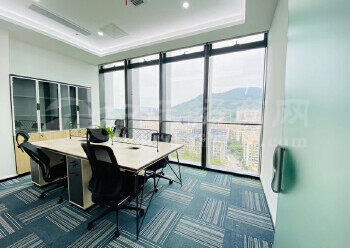 南山方大城新出300平办公室配全套家私双面采光价格便宜3