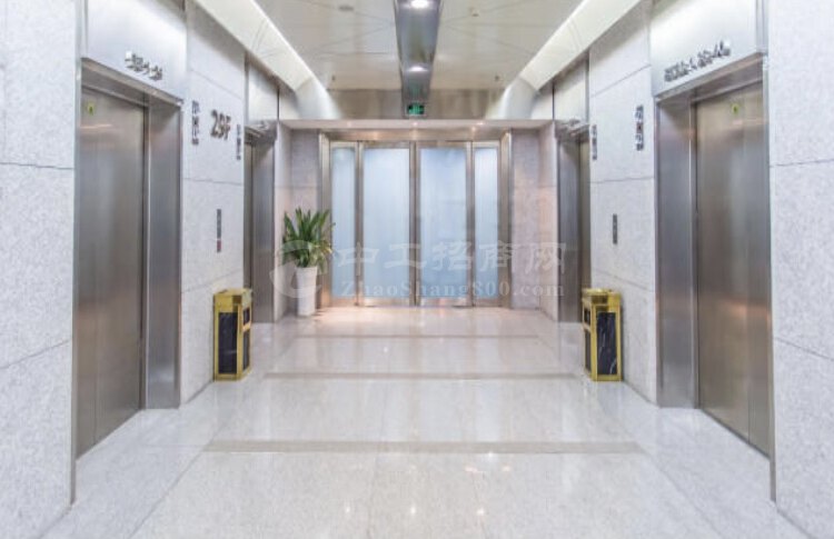 双地铁线交通全新装修高大大办公室出租国际交易大厦6