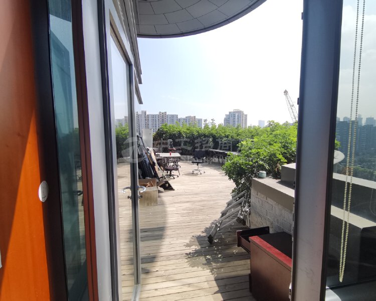 华侨城智慧广场精装特价58园林办公带两个大阳台带部分家私