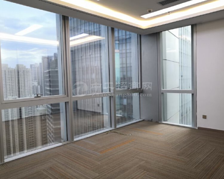 南山科技园甲级写字楼高层精装户型方正电梯口808平双面采光