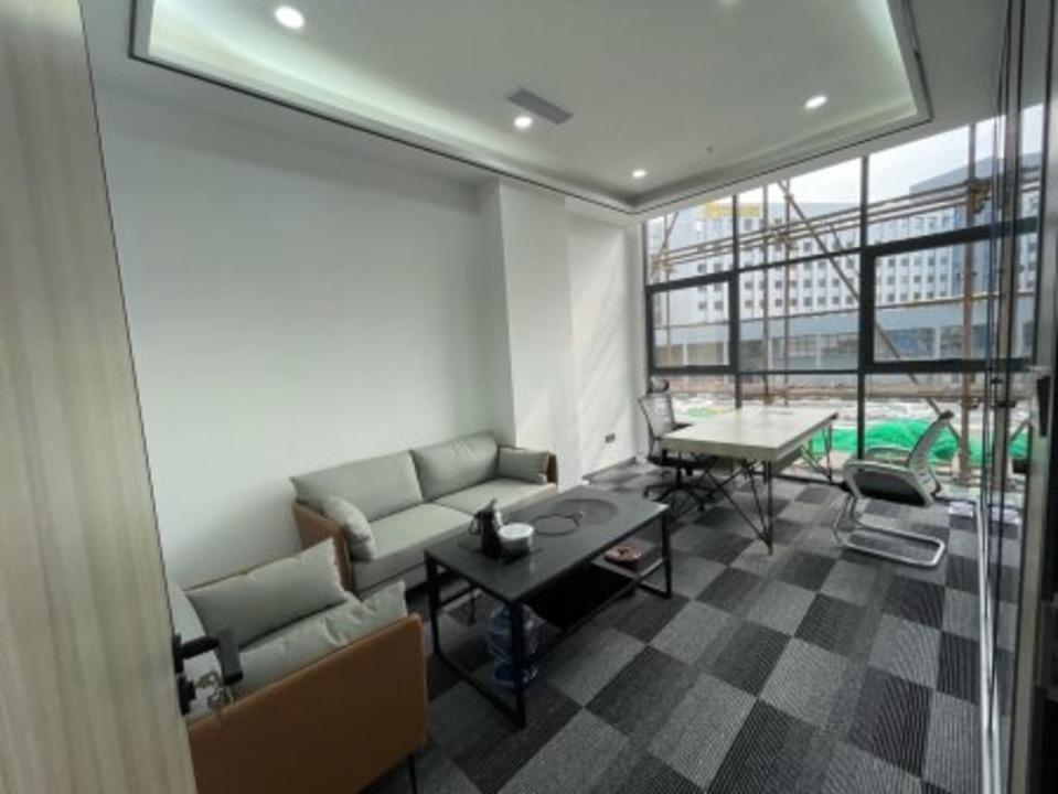 坂田地铁口188平3个办公室城市山海中心精装修带家私
