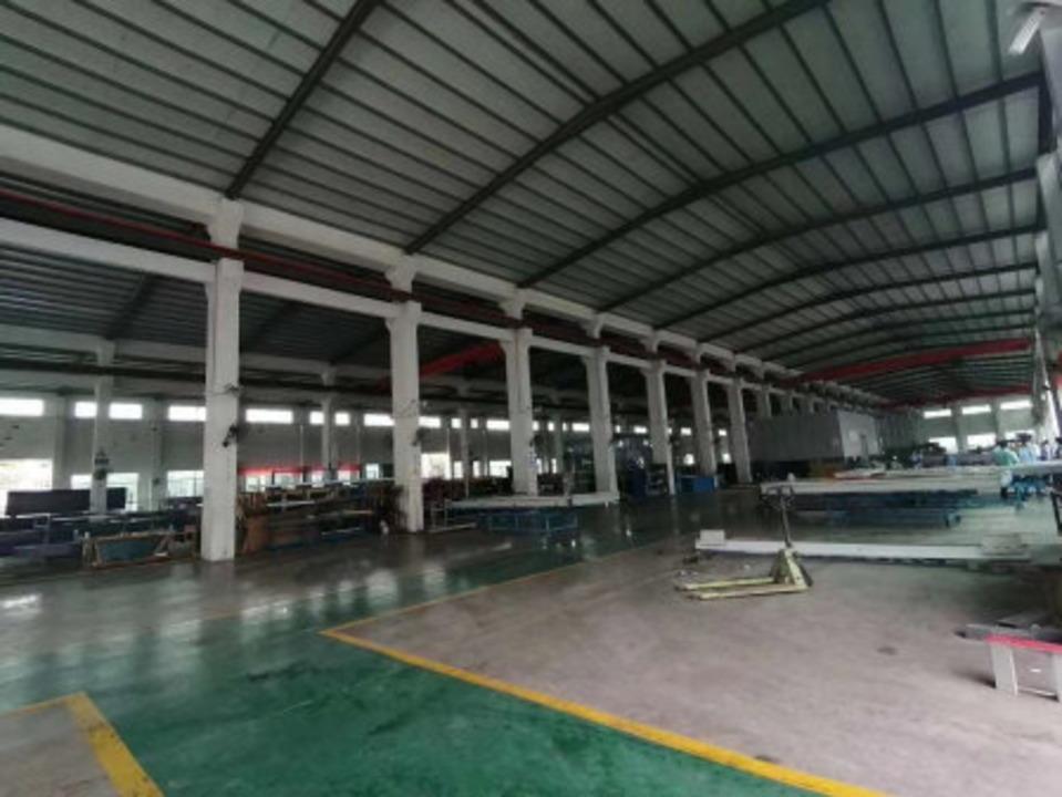 陈江镇2000平方厂房出租，现成航车10米高！低价可以做仓库