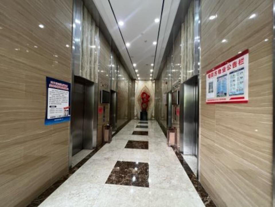 沙井地铁口218平精装修带办公家私电商贸易拎包入住