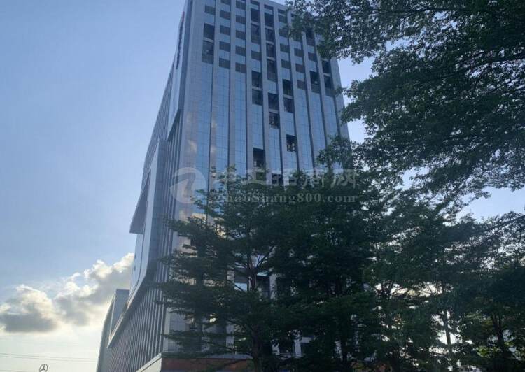 福田雪松大厦高层368平办公室出租户型方正电梯口单位采光好1