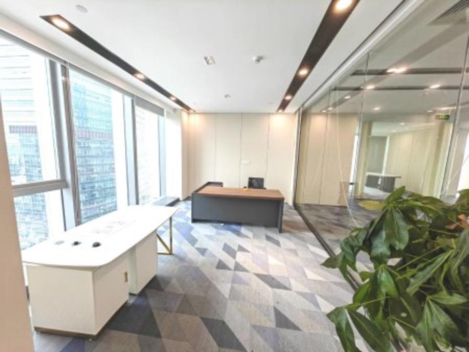 低价急租瑞思国际豪华装修800平带全套家私办公室出租