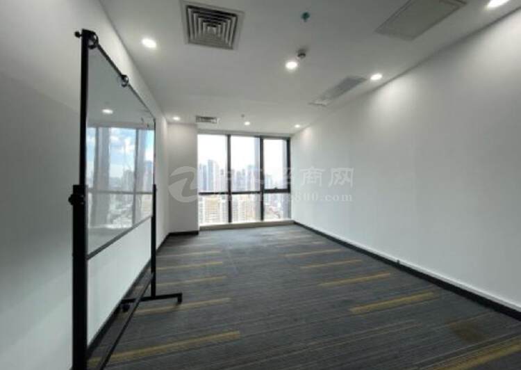 龙华中心区330平精装办公室3个隔间高层双面采光有商场5