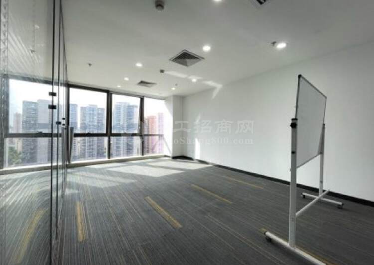 龙华中心区330平精装办公室3个隔间高层双面采光有商场6