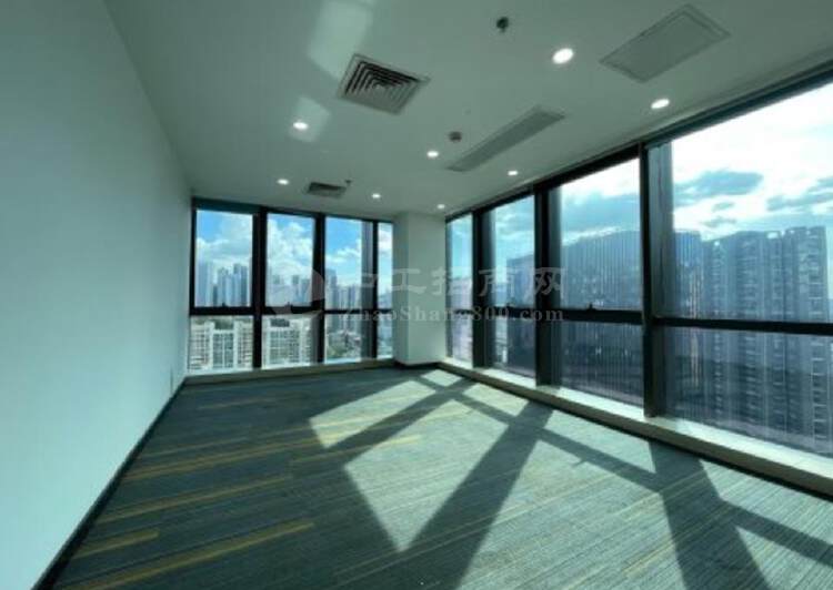 龙华中心区330平精装办公室3个隔间高层双面采光有商场1