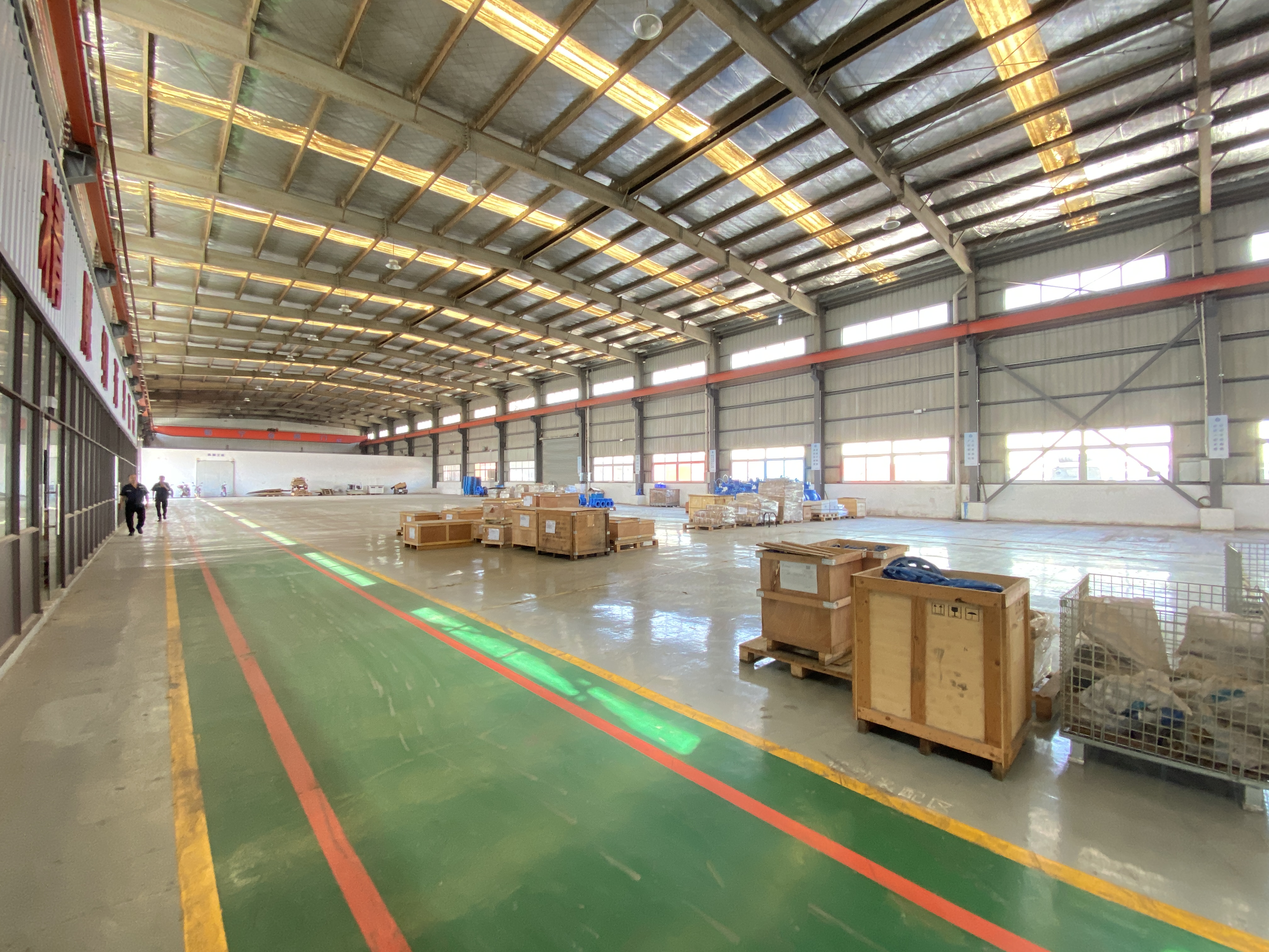 青浦工业园单层1600平厂房仓库，高7米无立柱，104产证齐