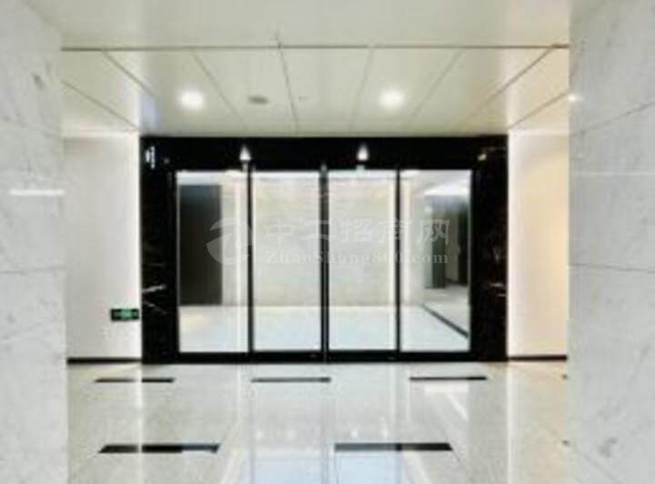 业主急卖，）可自用新天CBC高层电梯口516平空置1