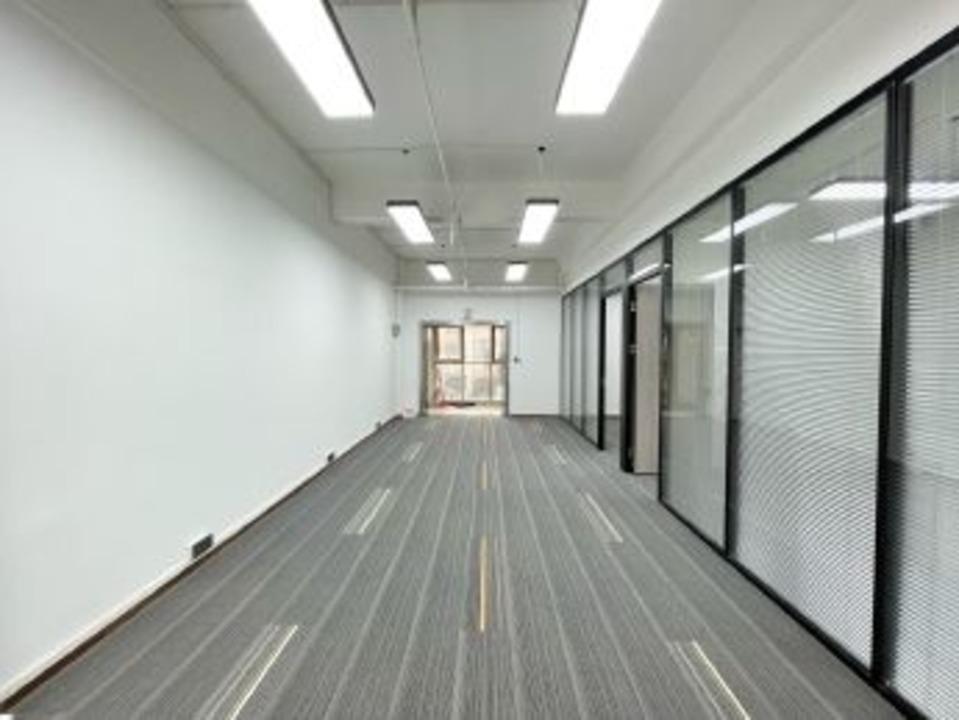 元芬龙胜地铁汇益达科技楼精装138平办公室全新装修直租