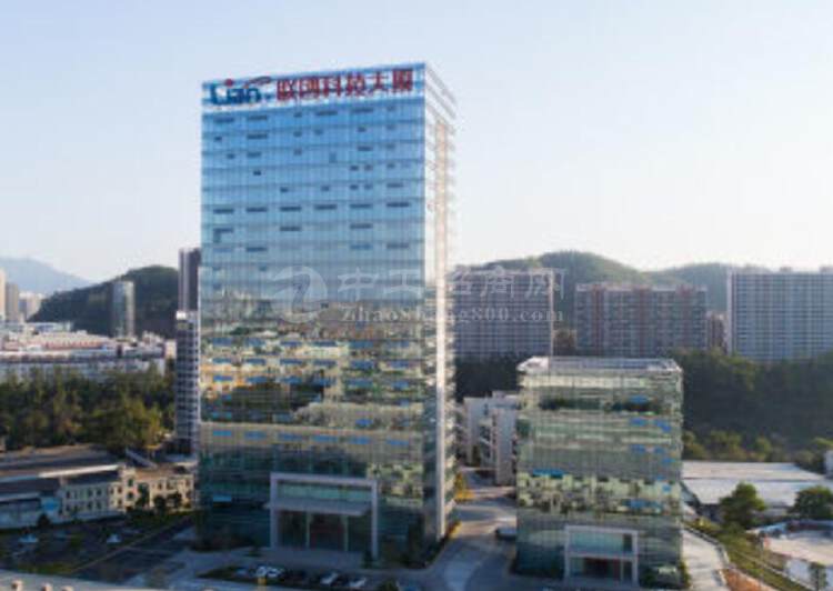 神鹰城讯由深圳市联创科技集团有限公司兴建，位于龙岗区南湾街5