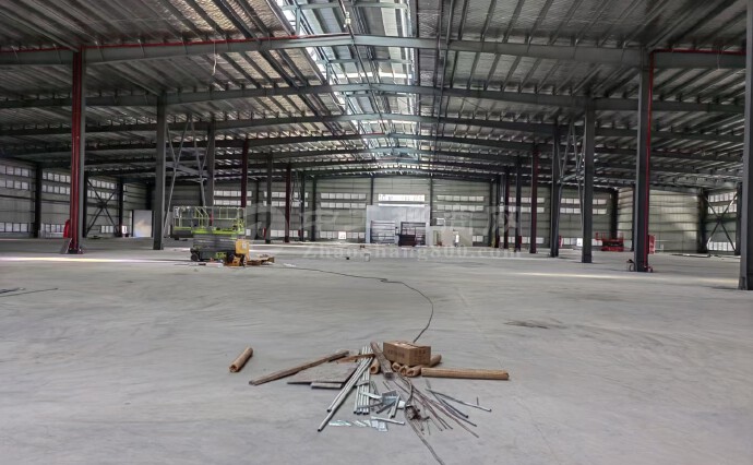 新塘镇全新钢结构厂房滴水10米可分租带高台仓库空地超大