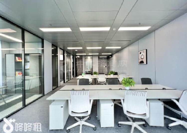 南山深大站口汉京金融中心大小面积都有配全套家私拎包办公室5