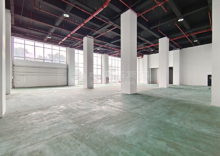 浦东地铁口电商产业园一楼展厅招租层高9米摄影基地1