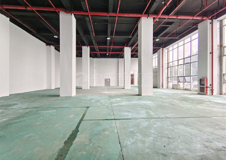 浦东芯片组装生产基地一楼场地招租层高9米4