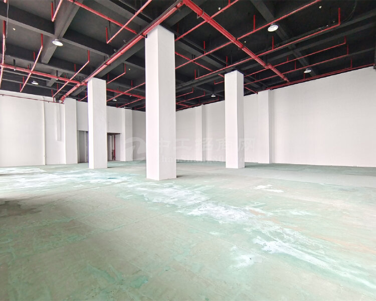 浦东地铁口一楼层高9米摄影基地各类展馆研发组装等