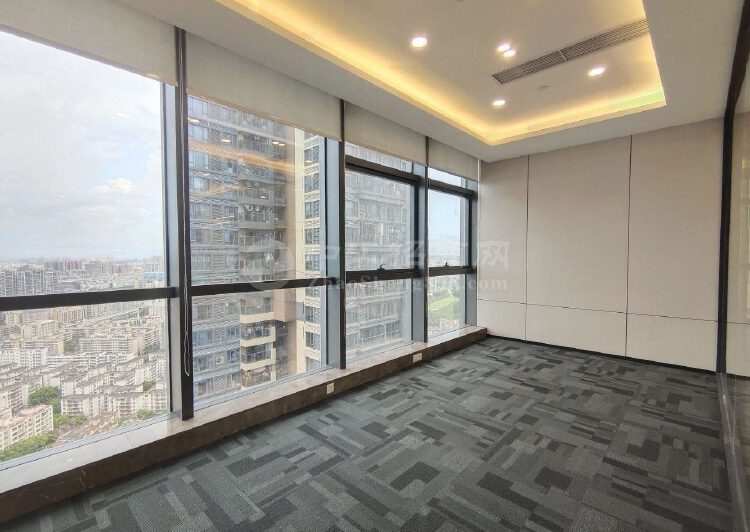 龙华拎包入住豪装电梯口单位370平高层无遮挡办公室出租6