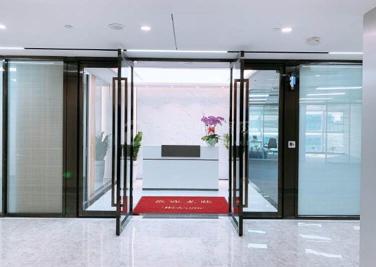 微软科通大厦高层精装500平带全套家私电梯口7