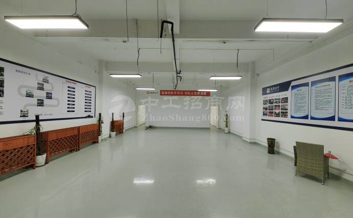 龙岗贝尔路地铁口280平厂房仓库,带装修出租有红本卸货平台