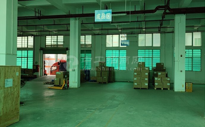 坂田工业园一楼厂房仓库带卸货平台3800平米可分租