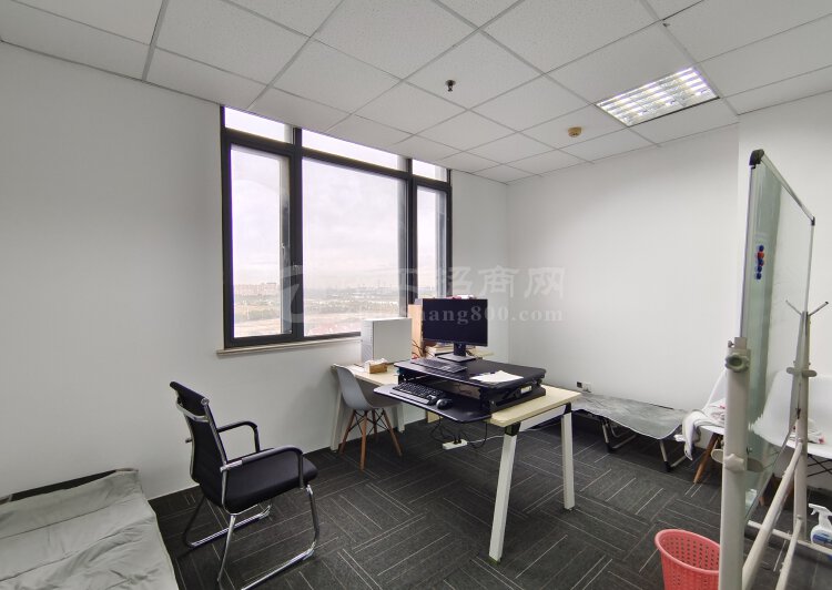 张江科学城集成电路园区50平办公室独立空调精装带工位7
