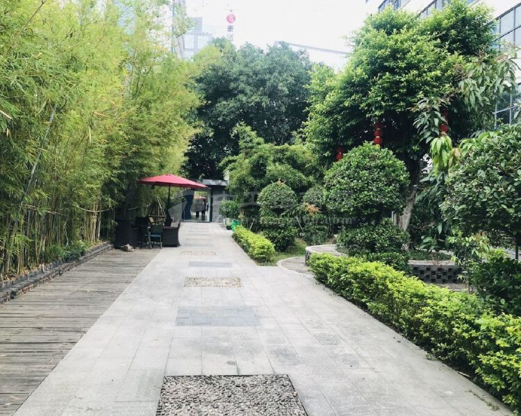 优品文化创意园，145平2个隔间，有家私和空调，近深圳北站