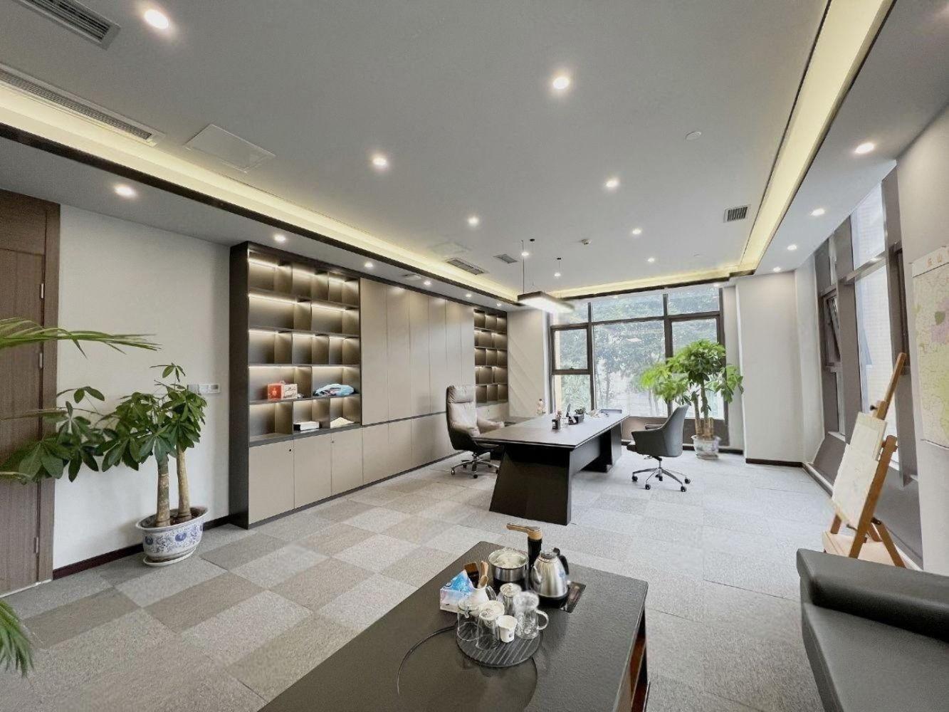 南山华侨城创意园新出办公室500平精装带家私户型方正