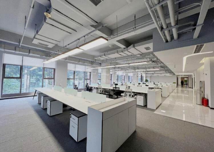 南山华侨城创意园新出办公室500平精装带家私户型方正8