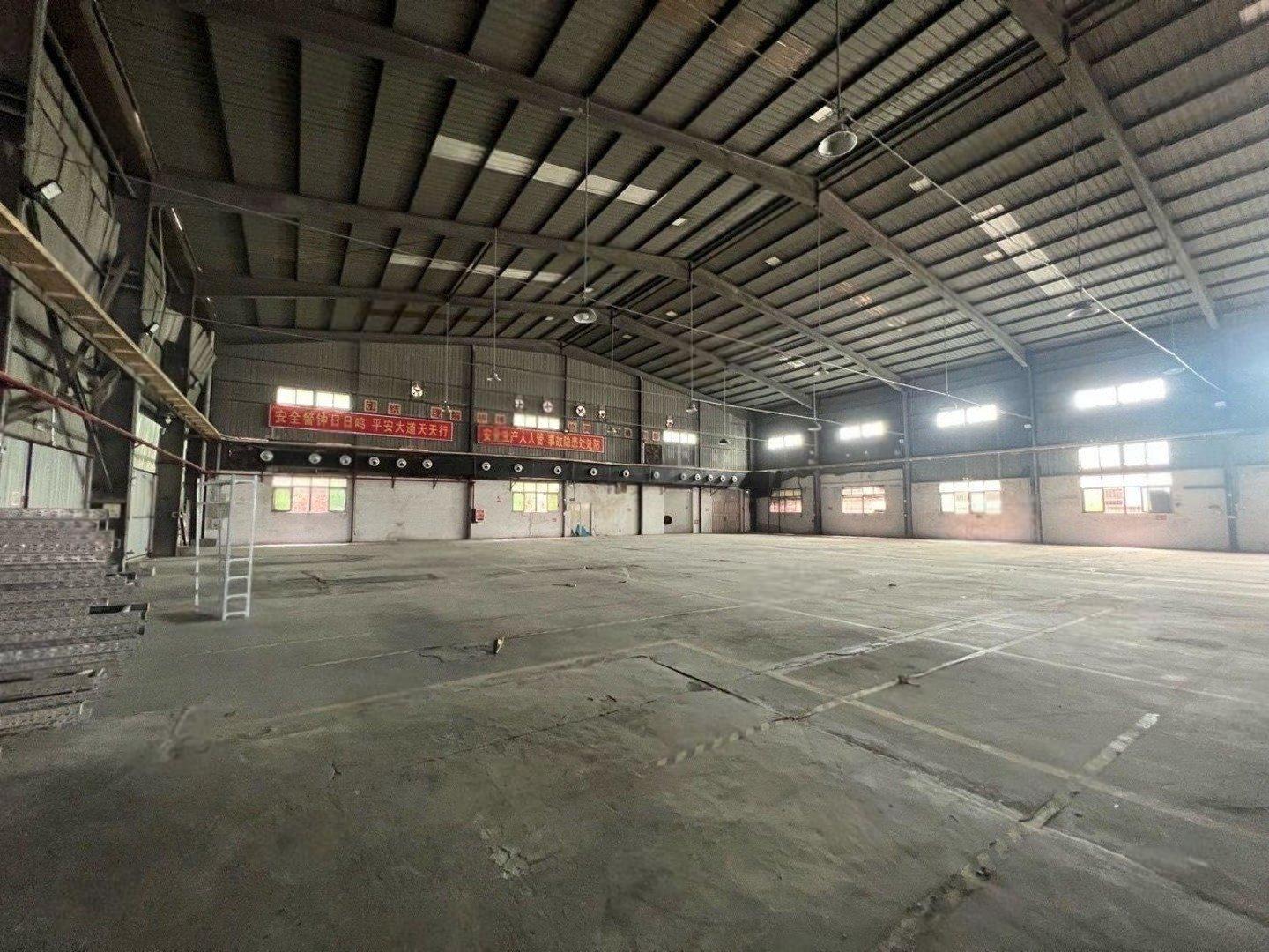 龙岗区杨美地铁站附近钢结构,500平可分租 龙岗区杨美地铁站附近钢结构,500平可分租