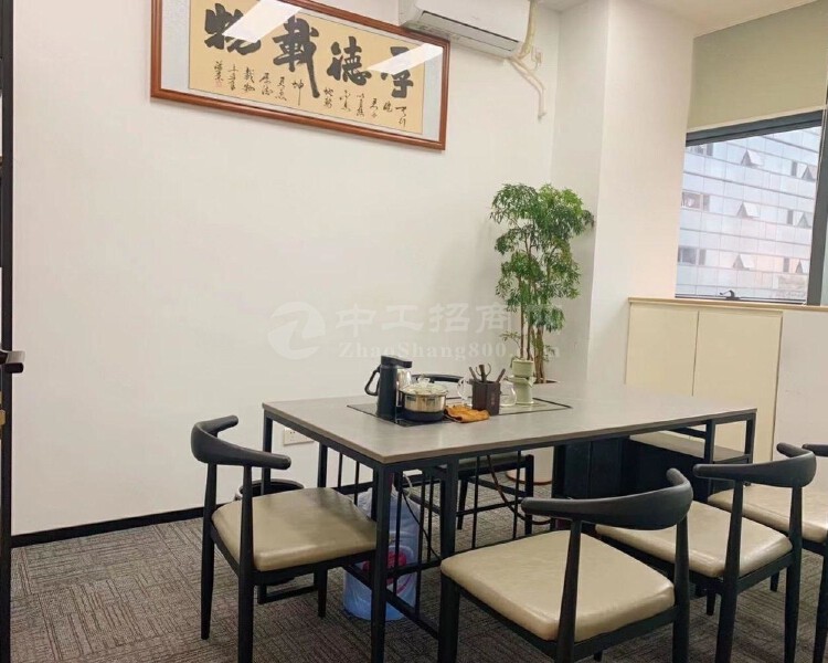 福永塘尾地铁口精装办公室原房东物业直租，落地窗带全套办公家私