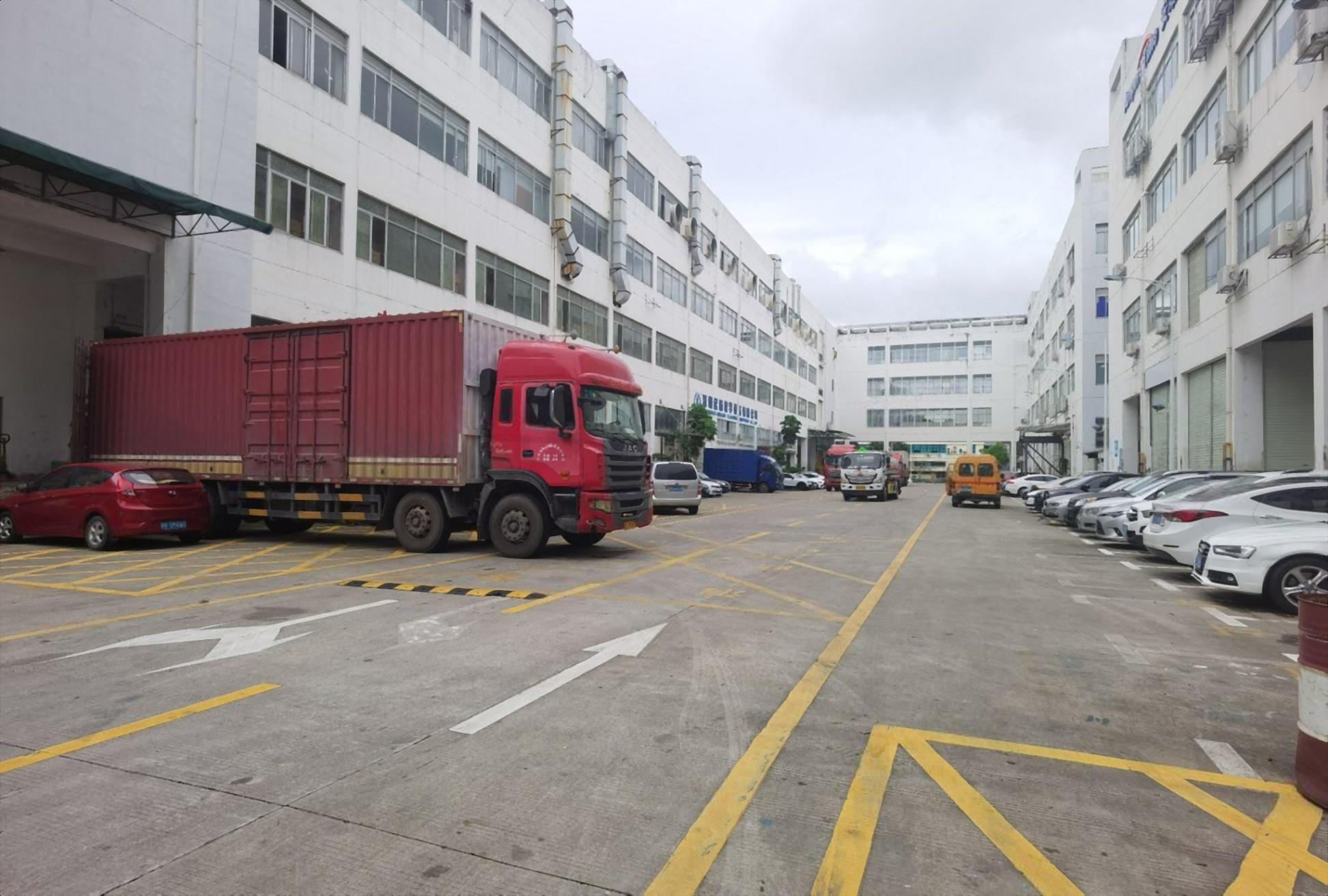 龙岗宝龙地铁口红本厂房仓库4000平出租带消防喷淋带卸货平台 龙岗宝龙地铁口红本厂房仓库4000平出租带消防喷淋带卸货平台