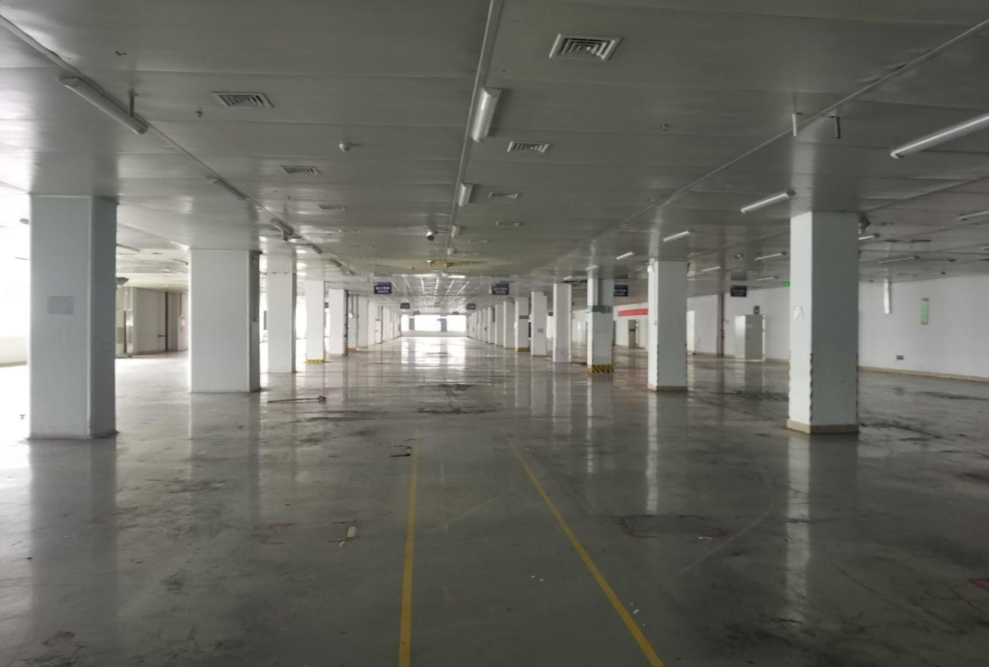 龙岗宝龙地铁口红本厂房仓库4000平出租带消防喷淋带卸货平台 龙岗宝龙地铁口红本厂房仓库4000平出租带消防喷淋带卸货平台