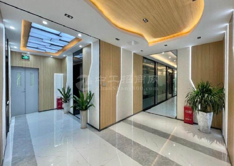 深圳软件园80平，可配家私，园林式办公安静绿化好，地铁深大站3