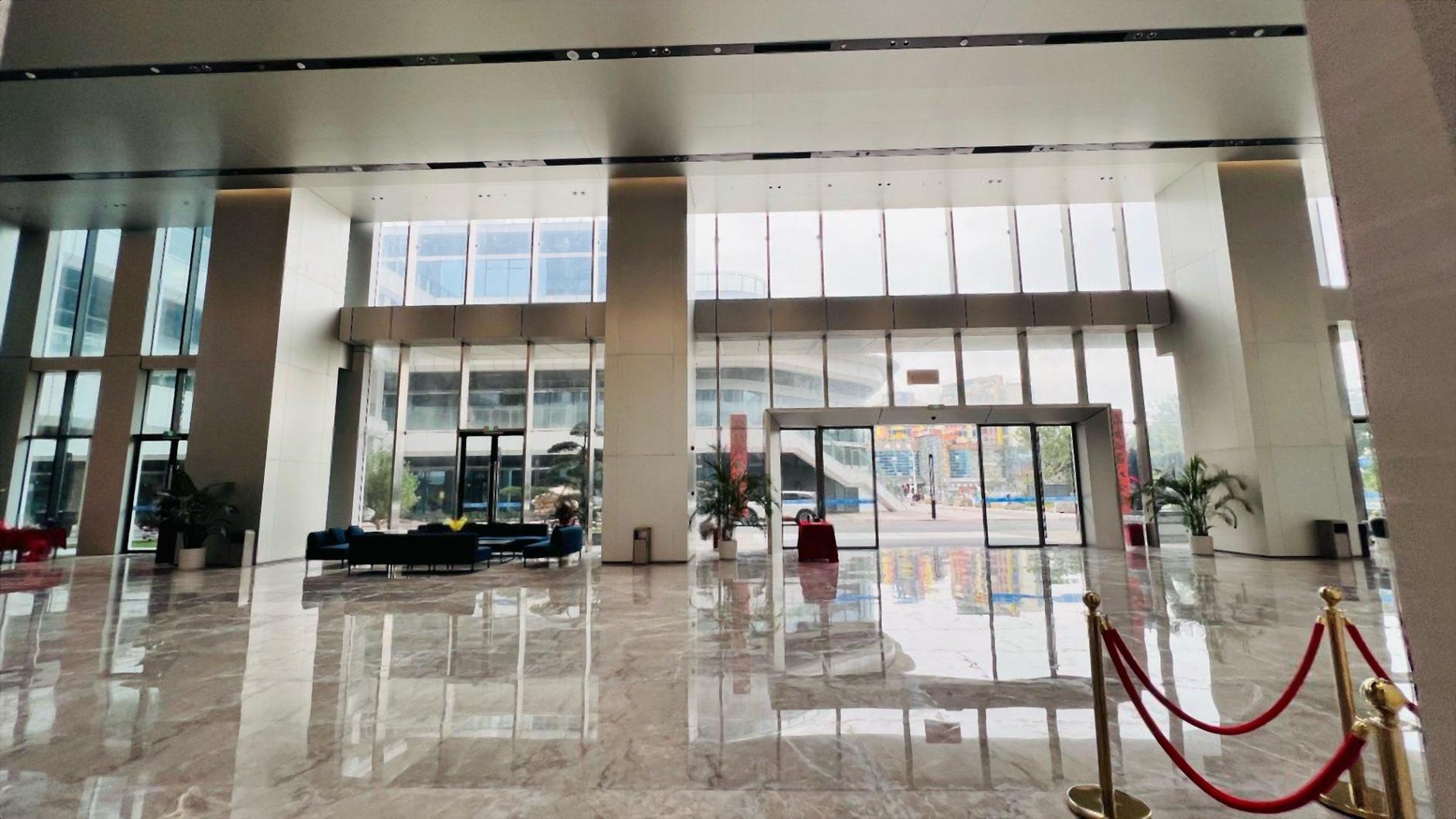 沙井地铁口红本办公室面积100至2000平视野开阔停车方便