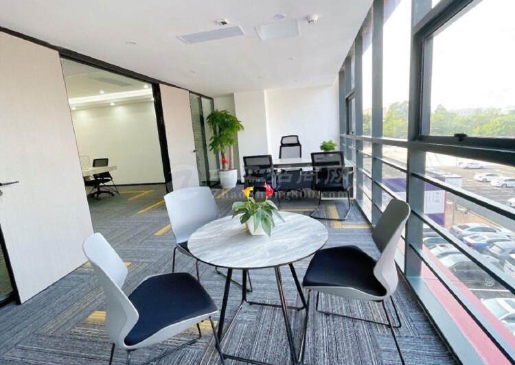 坂田五和电商产业园精装修200平办公室出租带家私落地窗7