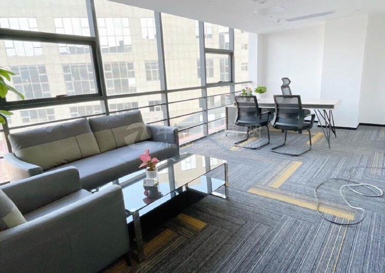 坂田五和电商产业园精装修200平办公室出租带家私落地窗3