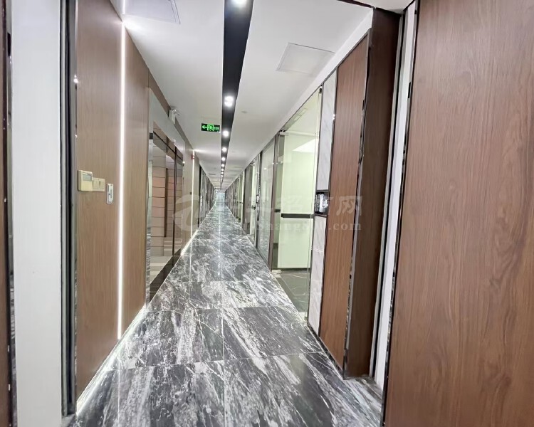 大冲科技园精装修办公室300平，带家私，拎包办公，采光通透