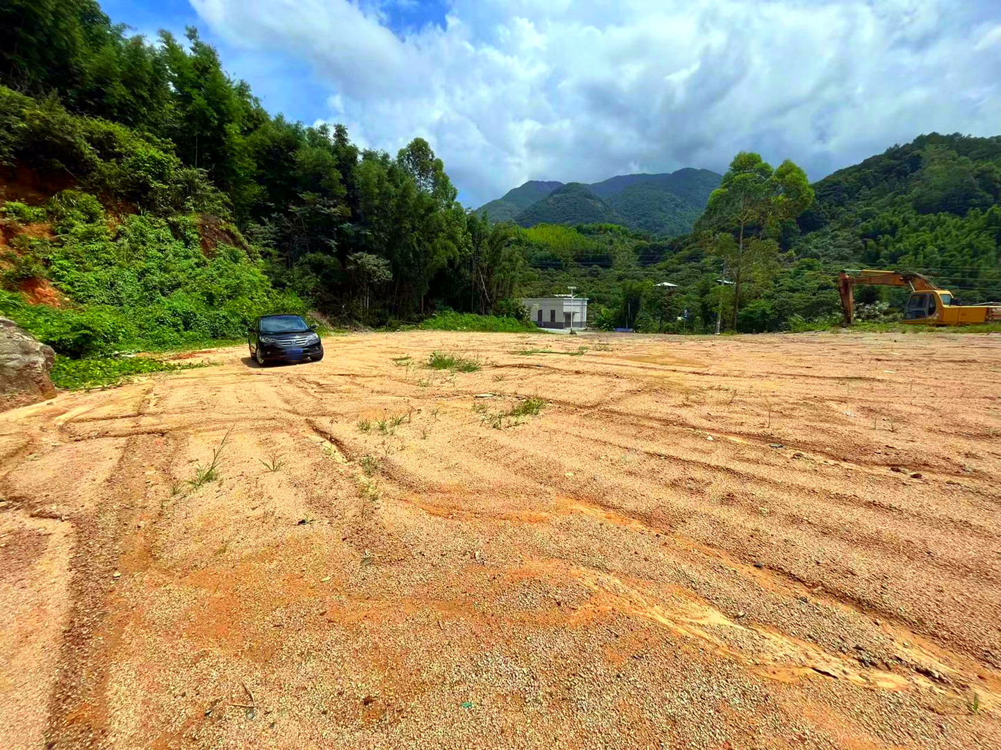 从化区良口旅游区附近5亩平地及停车场整体转让