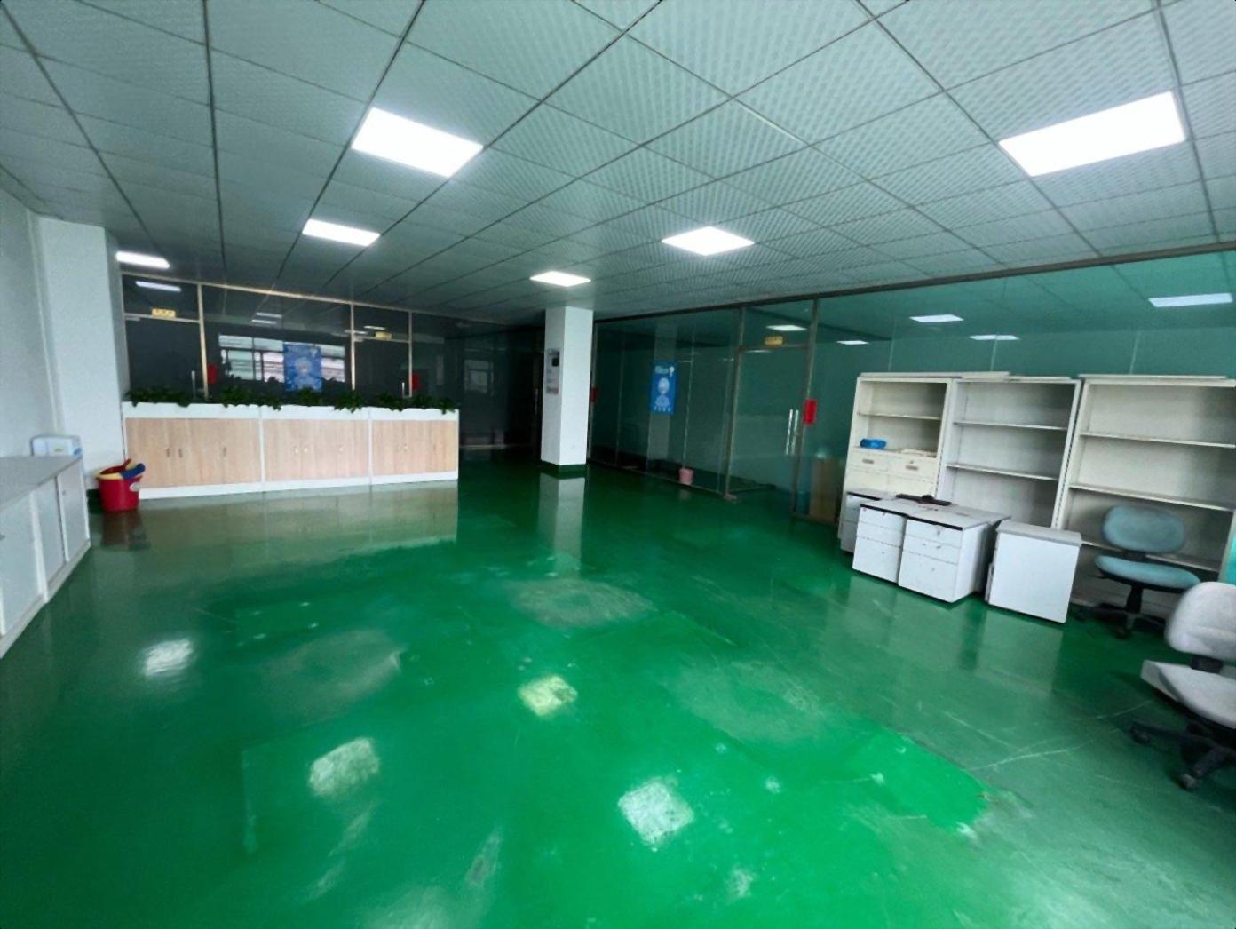 特价中心城独院厂房仓库出租10000平米可分一楼办公室精装修