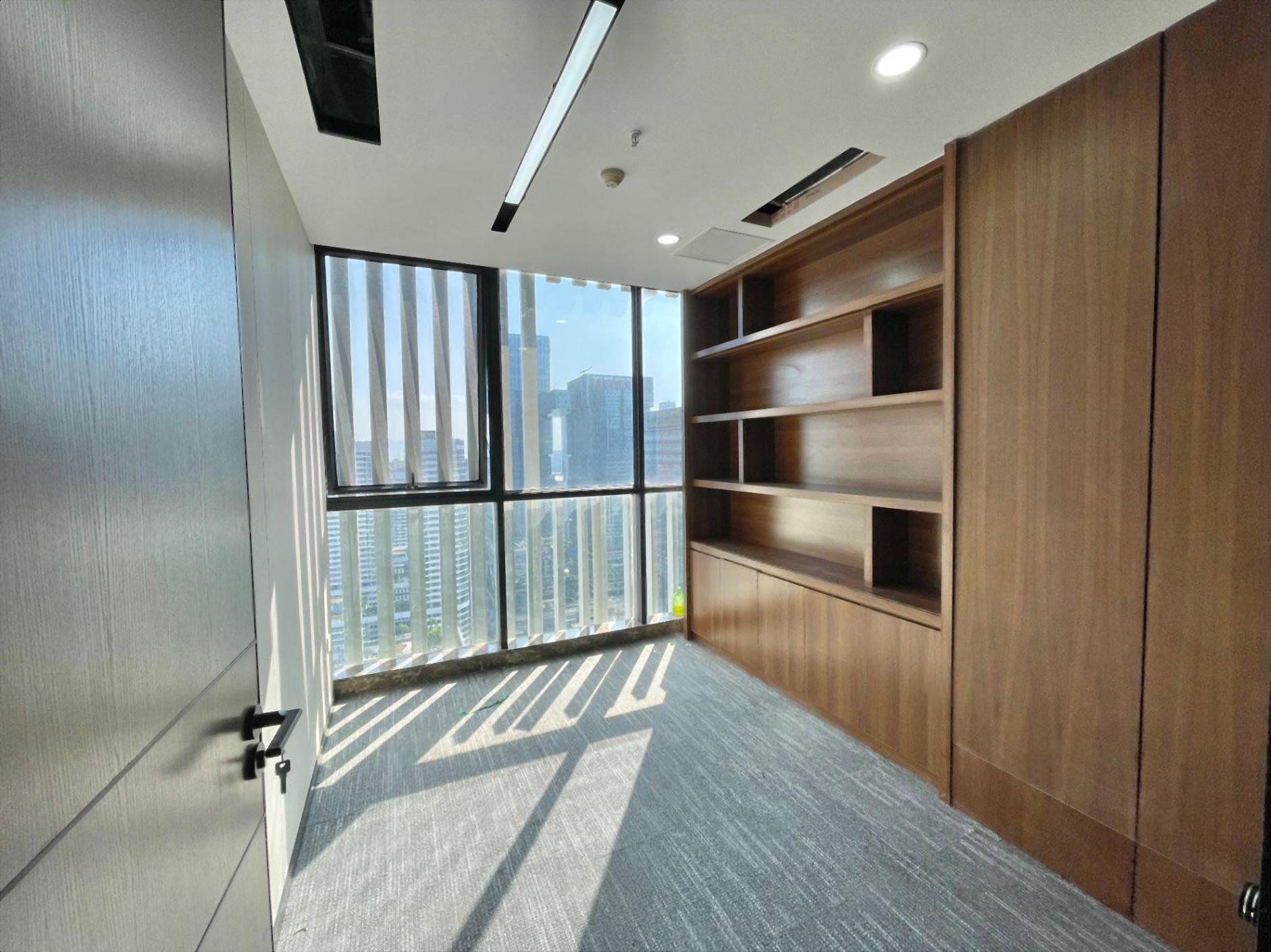 高新南办公室出租.精装修185平.高区南向看深圳湾.