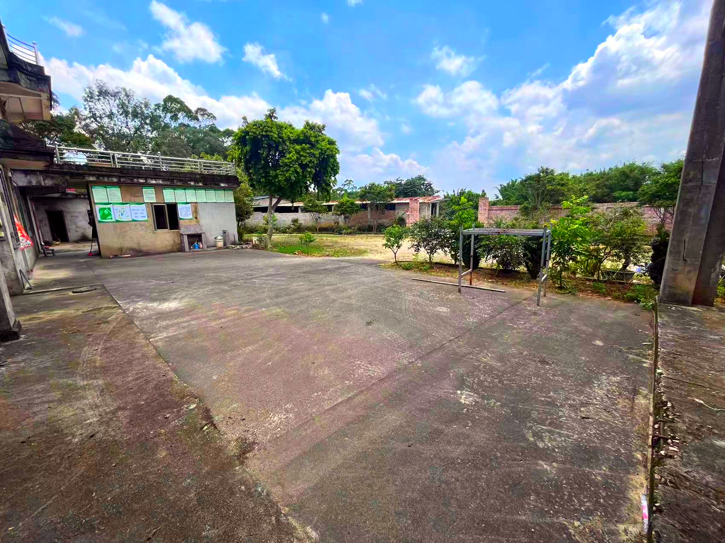 从化区西塘旅游区8.8亩土地1150平方房屋农庄转让7