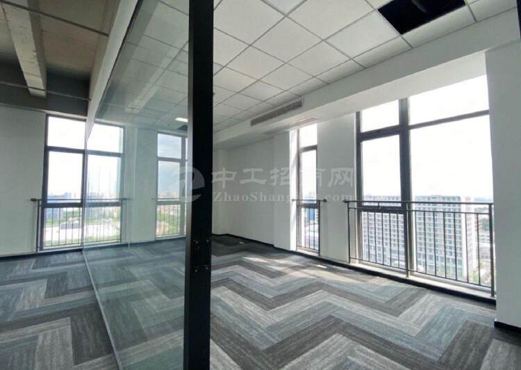 天安云谷写字楼办公室出租，面积320平米，户型方正9