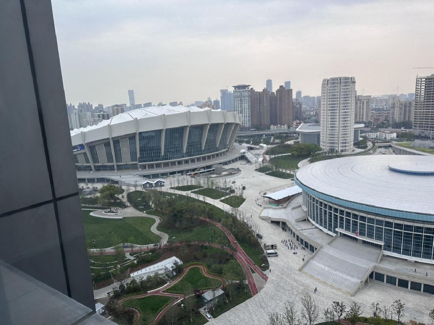 真!飞洲国际广场万体馆对面临近徐家汇高区朝南诚意急售3