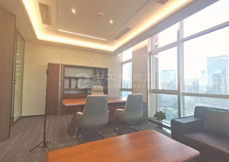 中洲控股中心500平高层海景双面采光全套家私豪装电梯口8