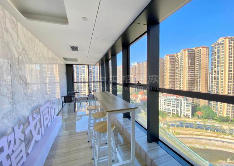龙华清湖地铁口300平带家私空调5个功能区开发商高使用率1