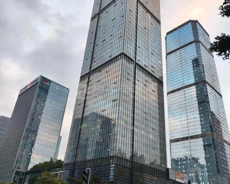 福田中心区平安金融中心旁电梯口豪华装修带豪华全套家私