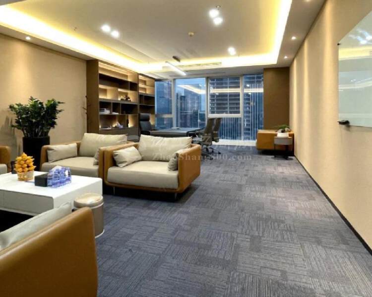 荣超经贸中心250平南向电梯口全新装修带家私